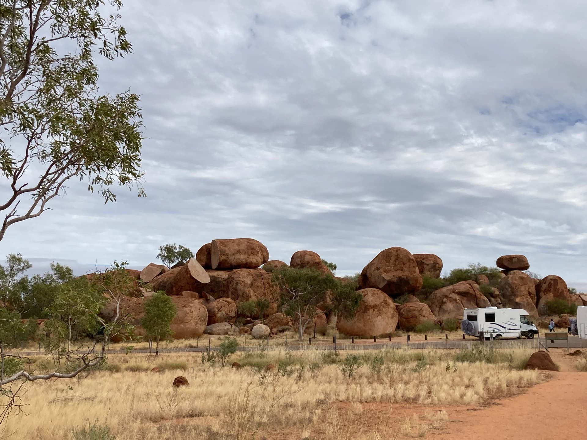 Suncamper motorhome among the boulders at Karlu Karlu (Devils Marbles), Northern Territory