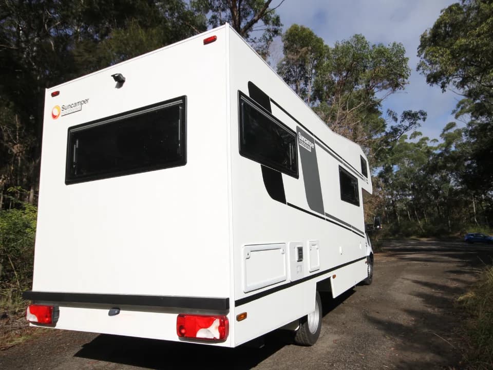 Suncamper Saxby F-2 rear-quarter passenger side exterior — exterior