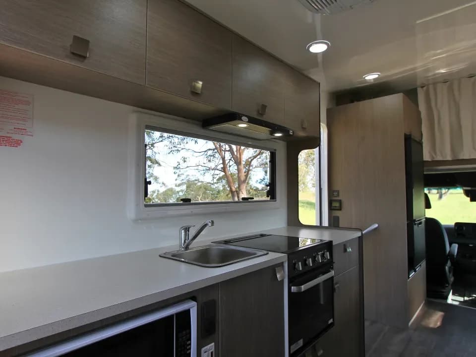 Suncamper Saxby F-2 kitchen — kitchen