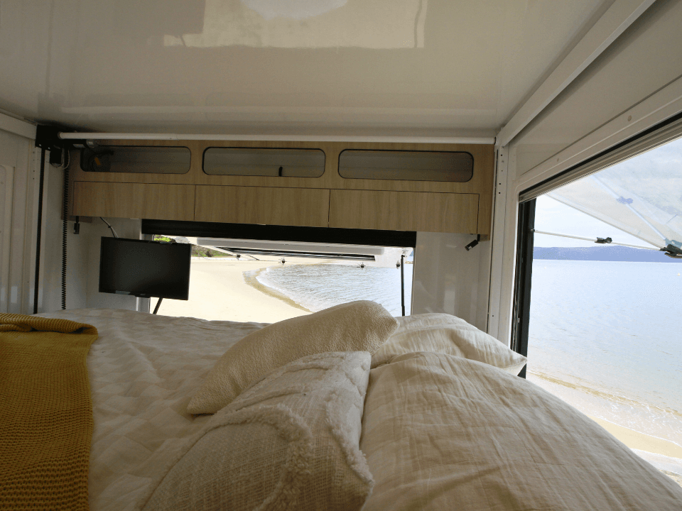 Suncamper Saxby S-2 bed detail — sleeping