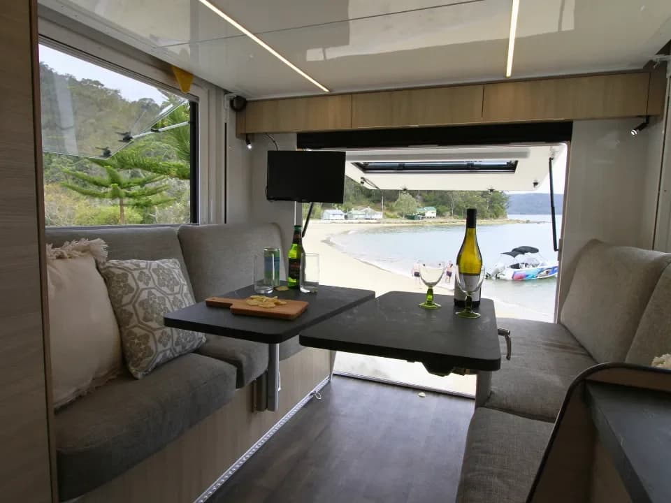 Suncamper Saxby S-2 interior detail — interior