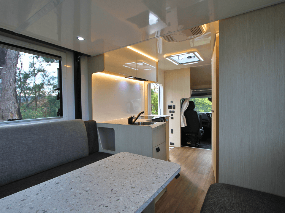 Suncamper Saxby V-2 interior detail — interior