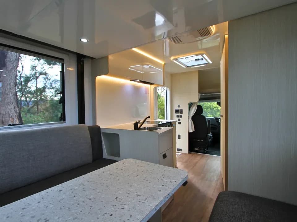 Suncamper Saxby V-2 interior detail — interior