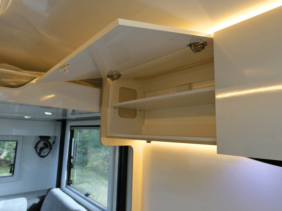 Suncamper Saxby V-2 storage — interior