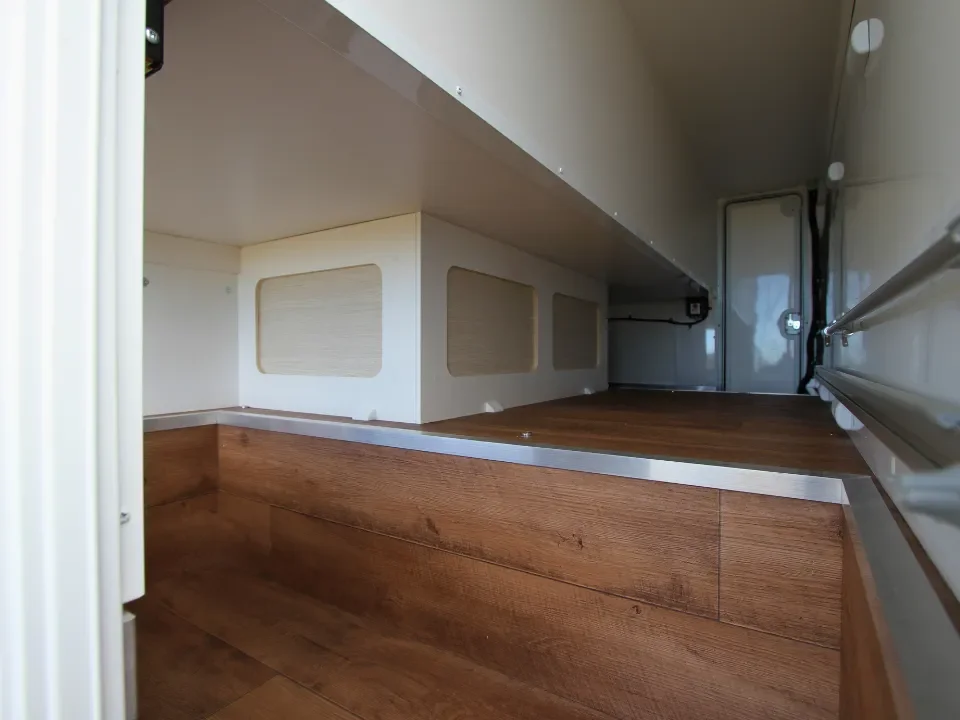 Suncamper Saxby V-2 tunnel boot storage — interior