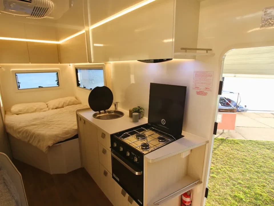 Suncamper Saxby X-2 kitchen — kitchen