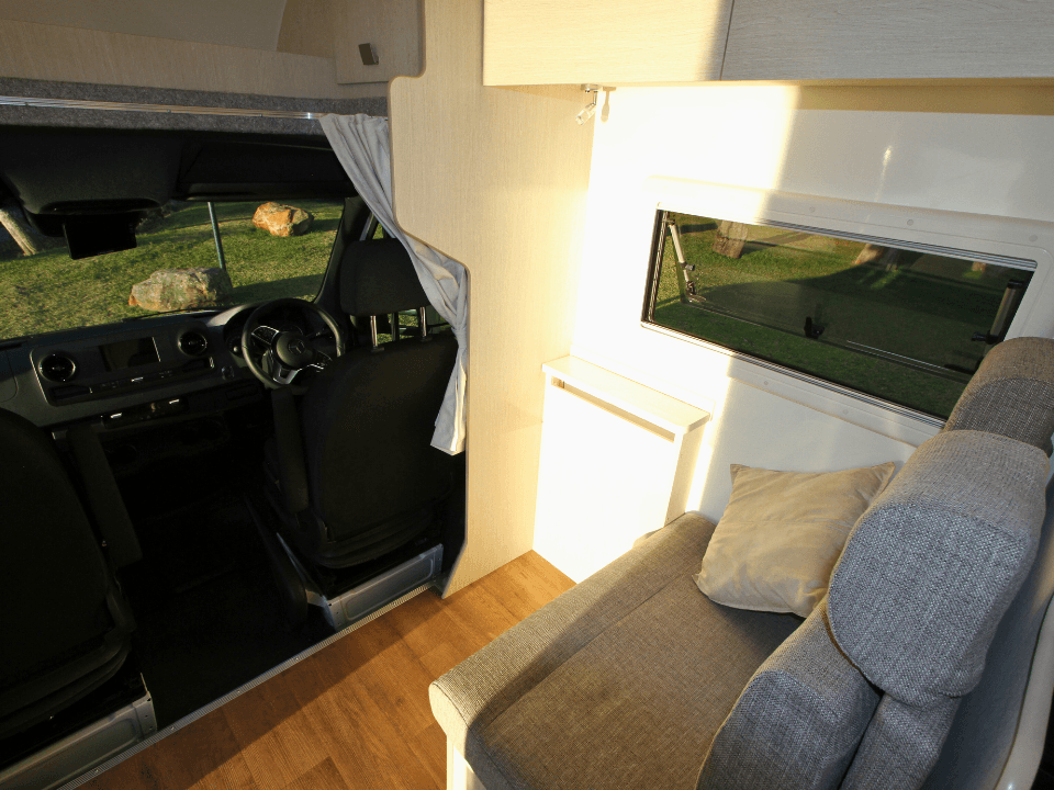 Suncamper Saxby X-2 seating area — interior