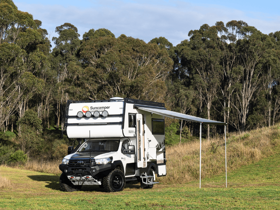 Suncamper Sherwood Conqueror 2.0 awning extended