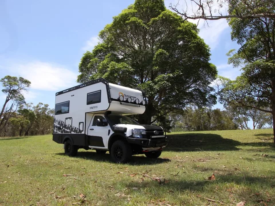 Suncamper Sherwood Conqueror 2.0 Ford Ranger drivers side