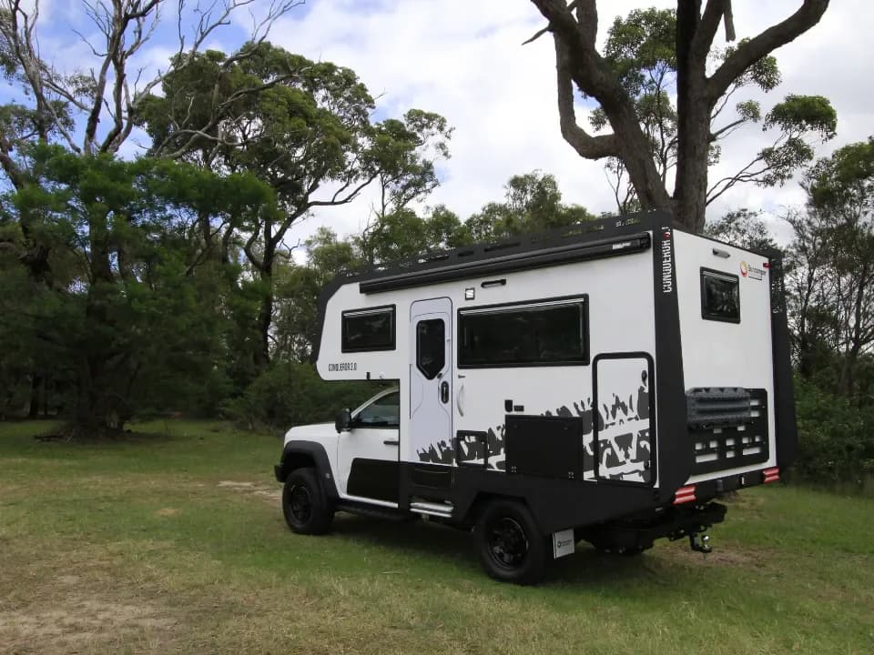 Suncamper Sherwood Conqueror 3.0 passenger rear quarter