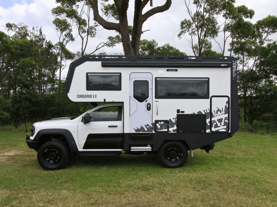 Suncamper Sherwood Conqueror 3.0 passenger side exterior