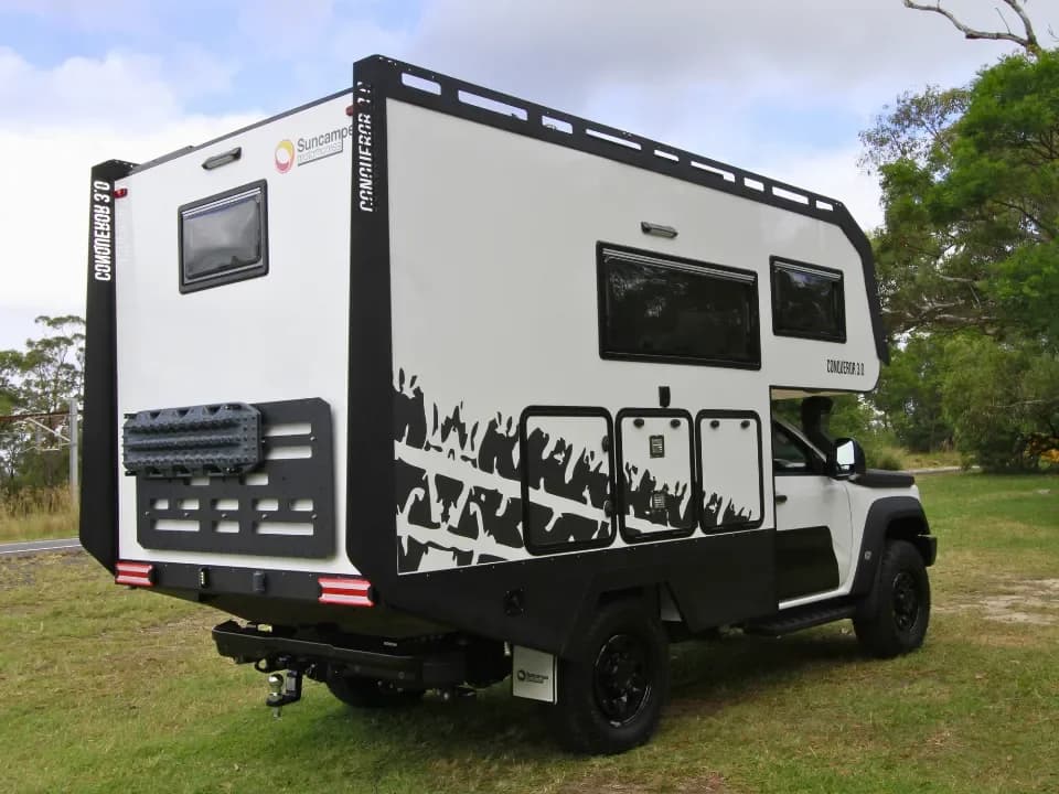 Suncamper Sherwood Conqueror 3.0 rear drivers quarter