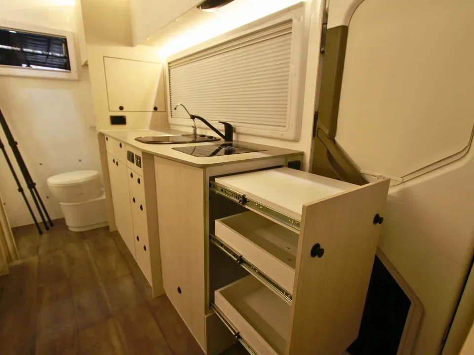 Suncamper Sherwood Conqueror 3.0 interior storage