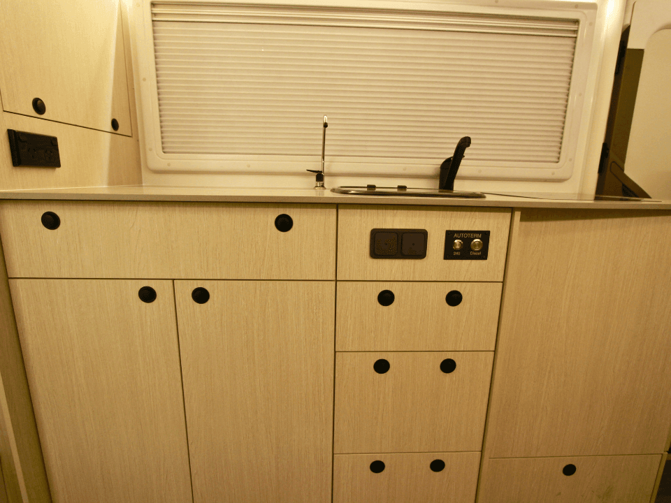 Suncamper Sherwood Conqueror 3.0 kitchen detail
