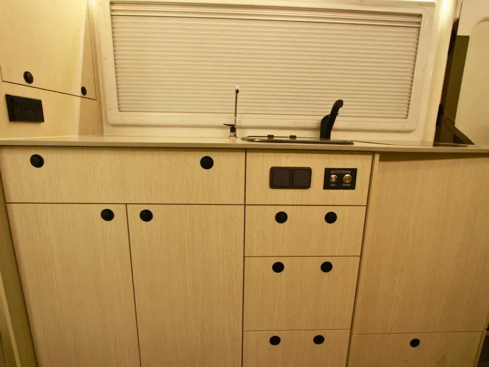 Suncamper Sherwood Conqueror 3.0 kitchen detail