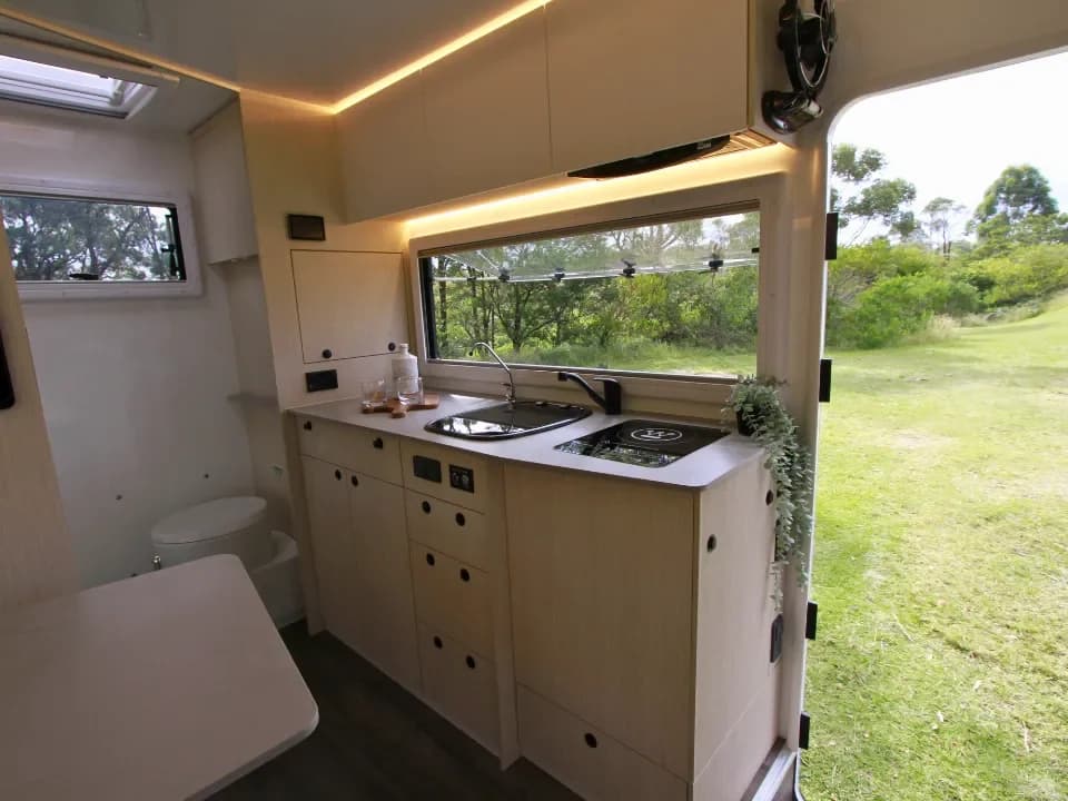 Suncamper Sherwood Conqueror 3.0 kitchen