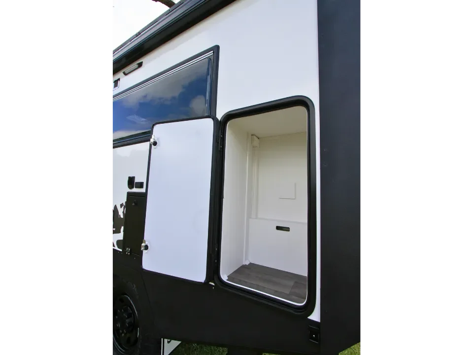 Suncamper Sherwood Conqueror 3.0 storage detail