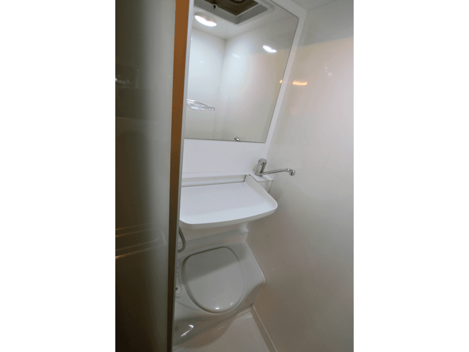 Suncamper Sherwood E-2 bathroom detail