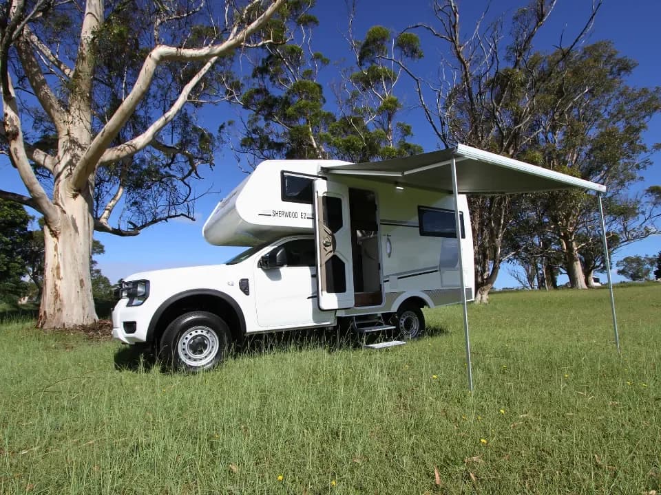 Suncamper Sherwood E-2 passenger side awning extended