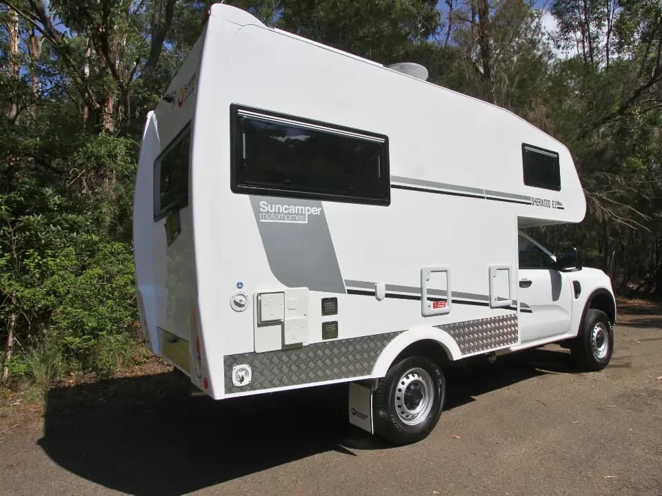 Suncamper Sherwood E-2 rear drivers side