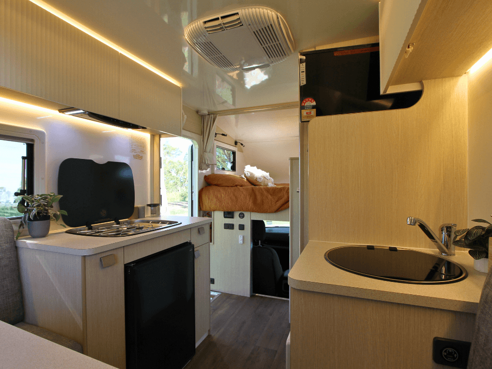 Suncamper Sherwood E-2 interior living area