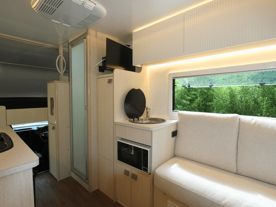 Suncamper Sherwood E-2 seating configuration
