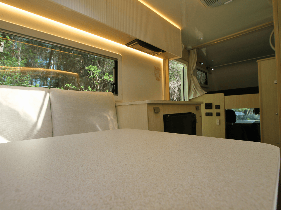 Suncamper Sherwood E-2 seating area