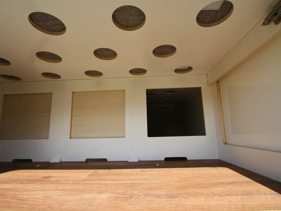 Suncamper Sherwood E-2 storage with Club Lounge