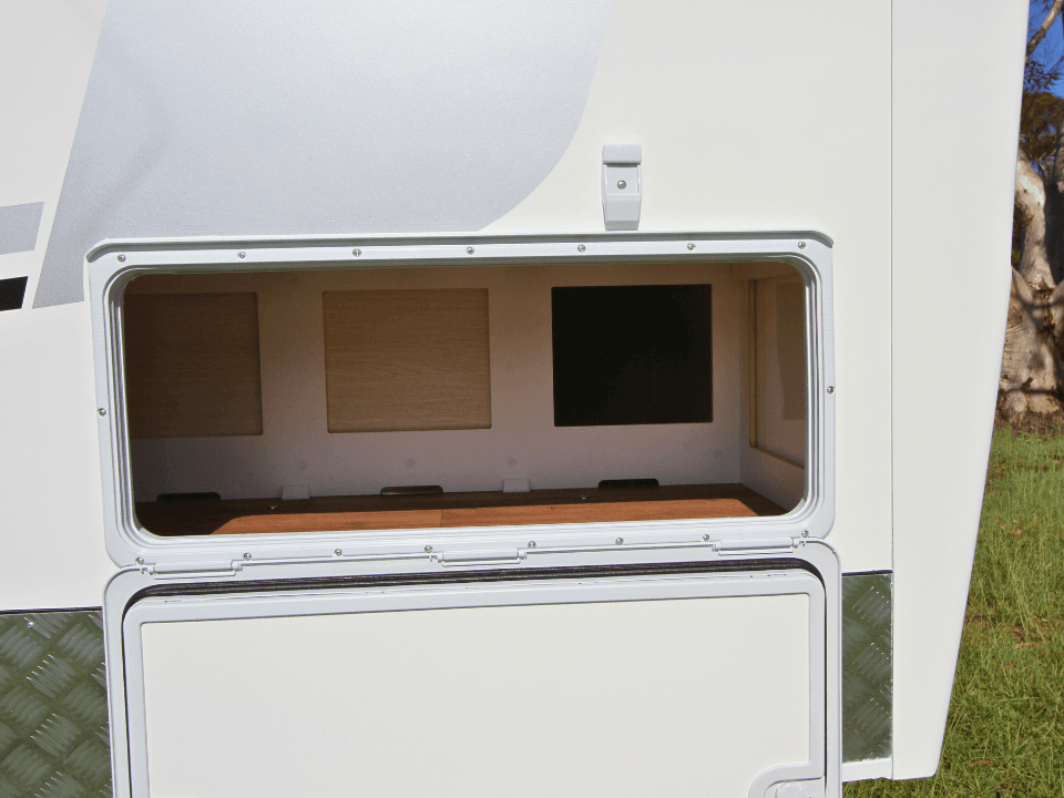 Suncamper Sherwood E-2 storage hatch