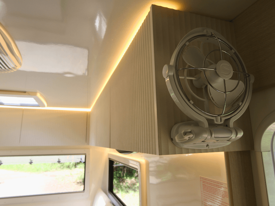 Suncamper Sherwood E-2 storage