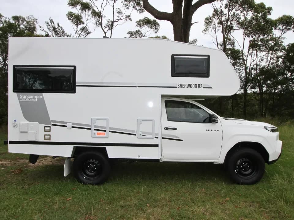 Suncamper Sherwood R-2 drivers side exterior
