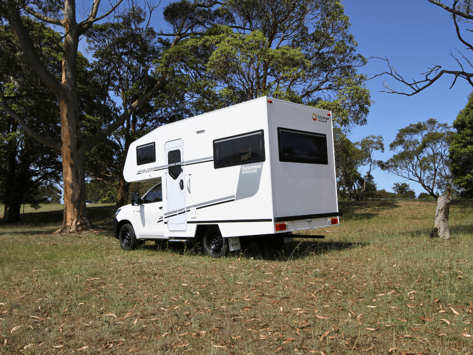 Suncamper Sherwood R-2 rear quarter exterior