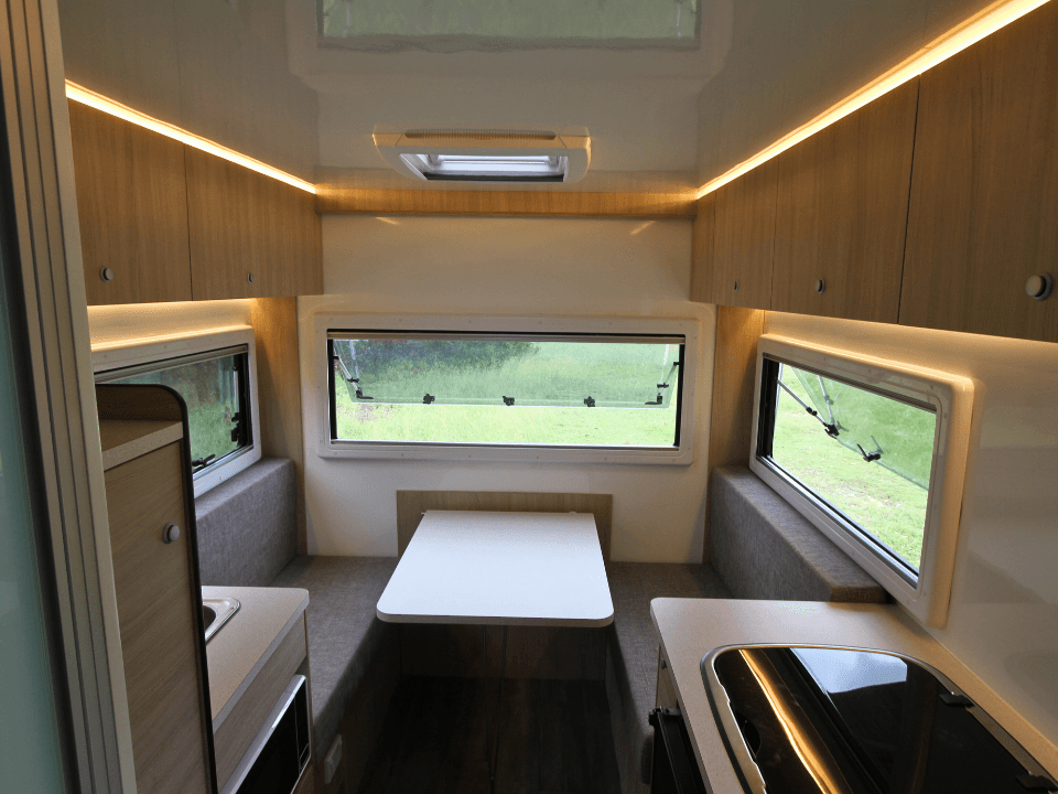 Suncamper Sherwood R-2 interior overview