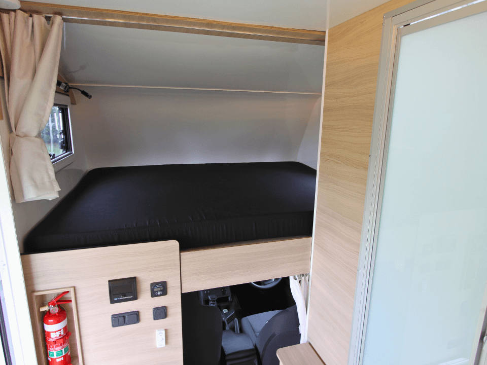 Suncamper Sherwood R-2 sleeping area