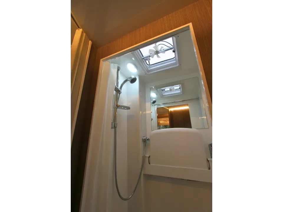 Suncamper Sherwood T-2 bathroom finish
