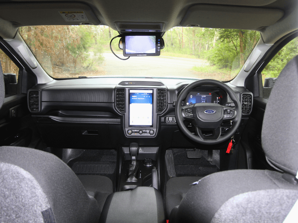 Suncamper Sherwood T-2 cab interior