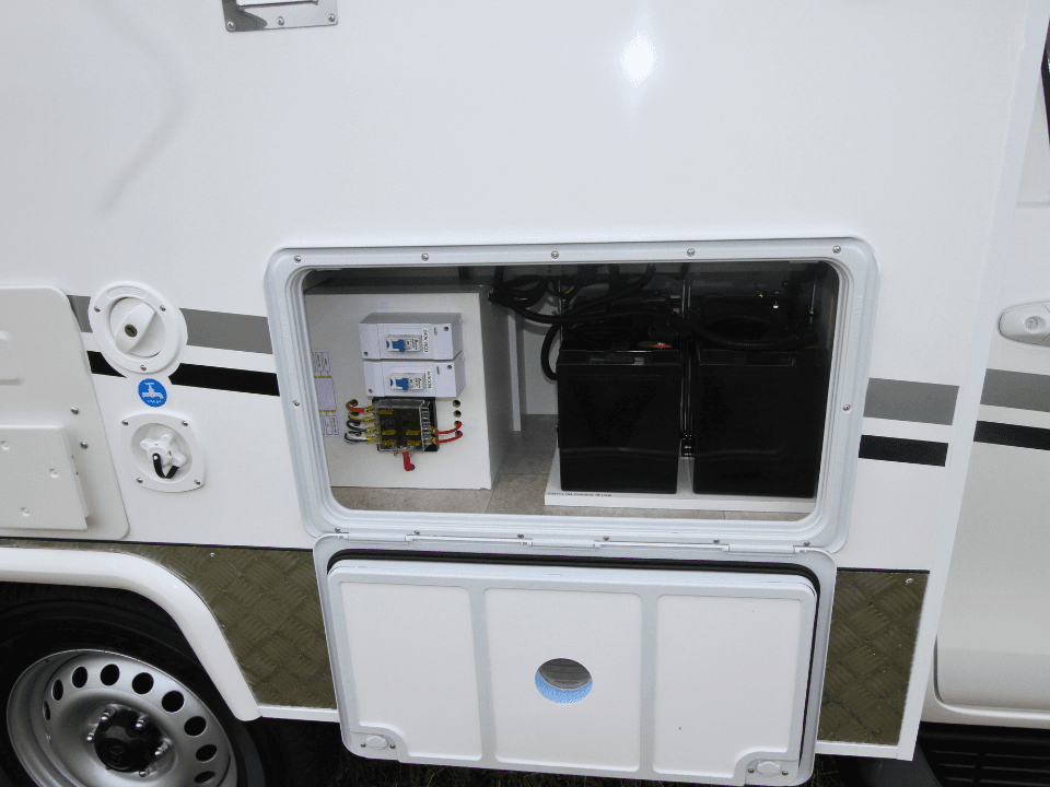 Suncamper Sherwood T-2 electrical storage
