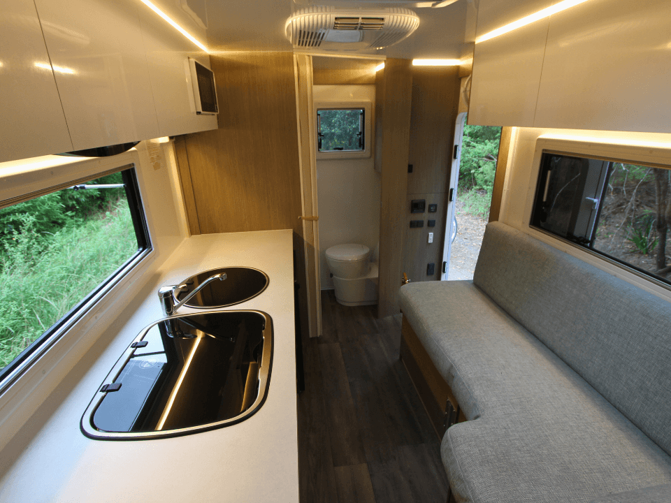 Suncamper Sherwood T-2 interior overview