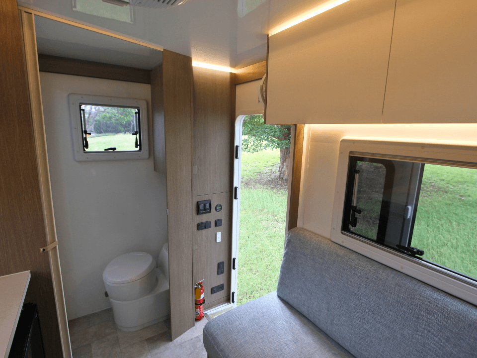 Suncamper Sherwood T-2 interior finish