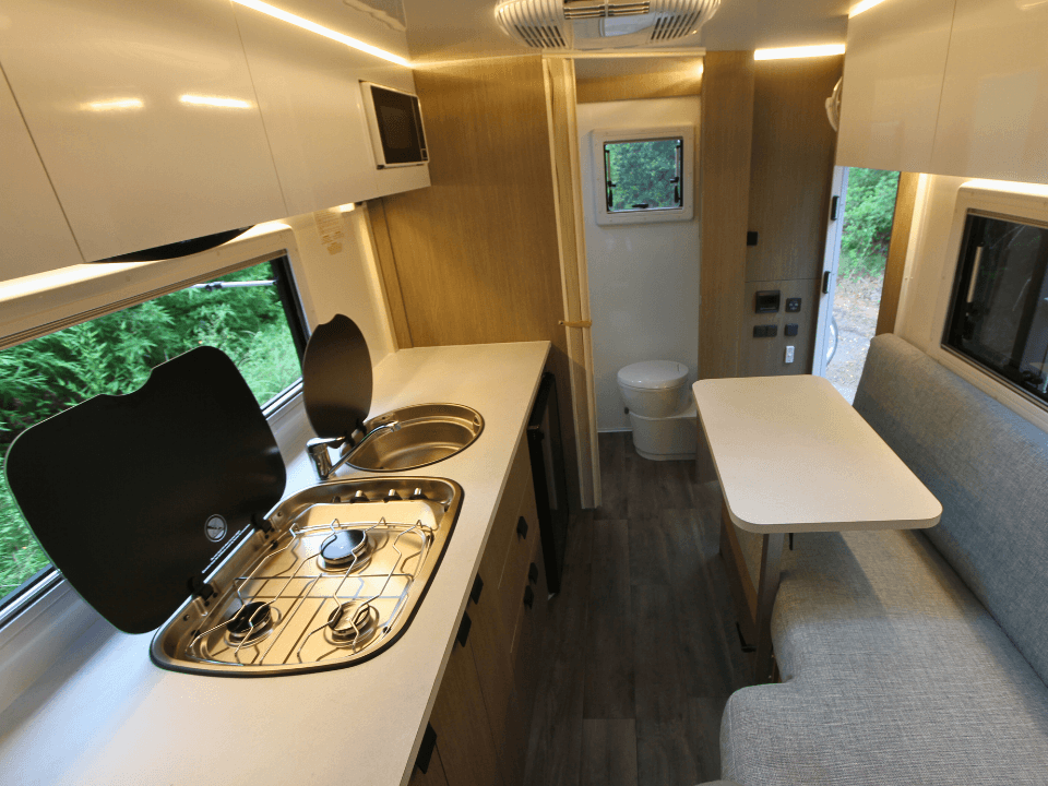 Suncamper Sherwood T-2 interior layout