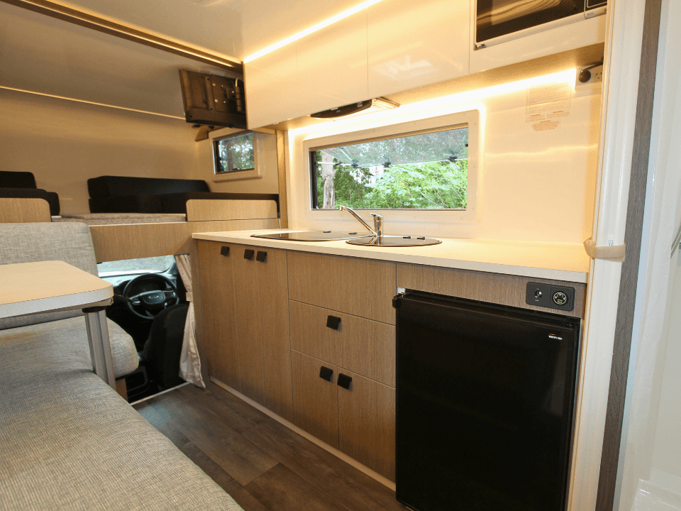 Suncamper Sherwood T-2 kitchen overview