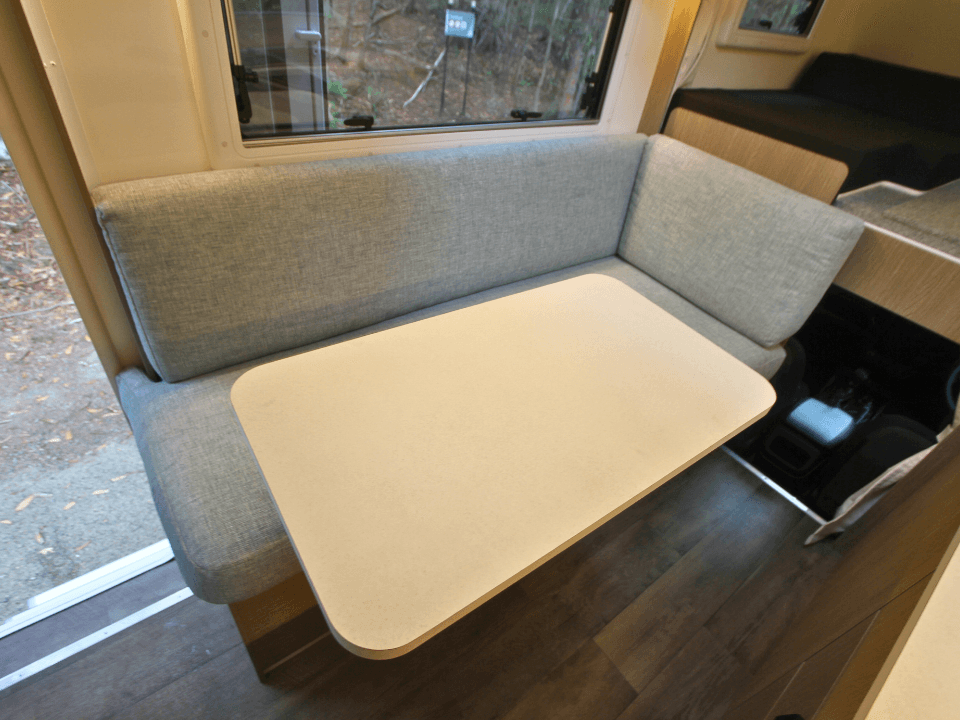 Suncamper Sherwood T-2 seating area