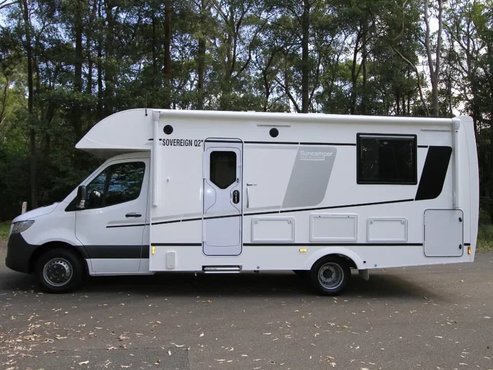 Suncamper Sovereign Q-2 passenger side — exterior