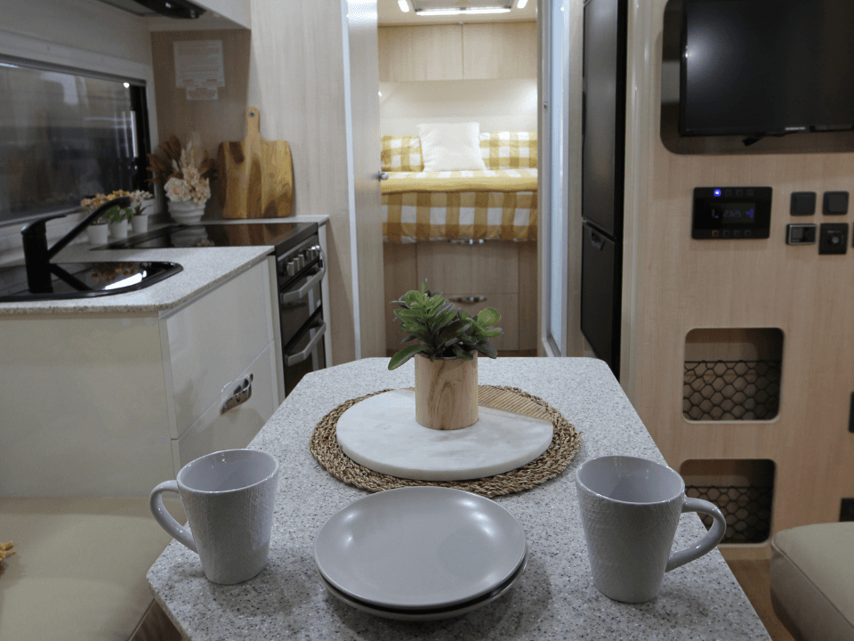 Suncamper Sovereign Q-2 interior finish — interior