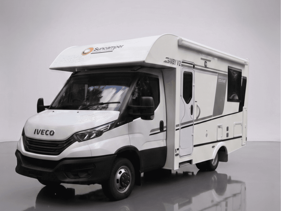 Suncamper Saxby V-2 motorhome — interior studio shot