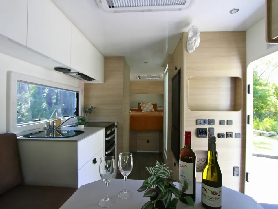 Suncamper Sovereign Q-2 interior living area — interior